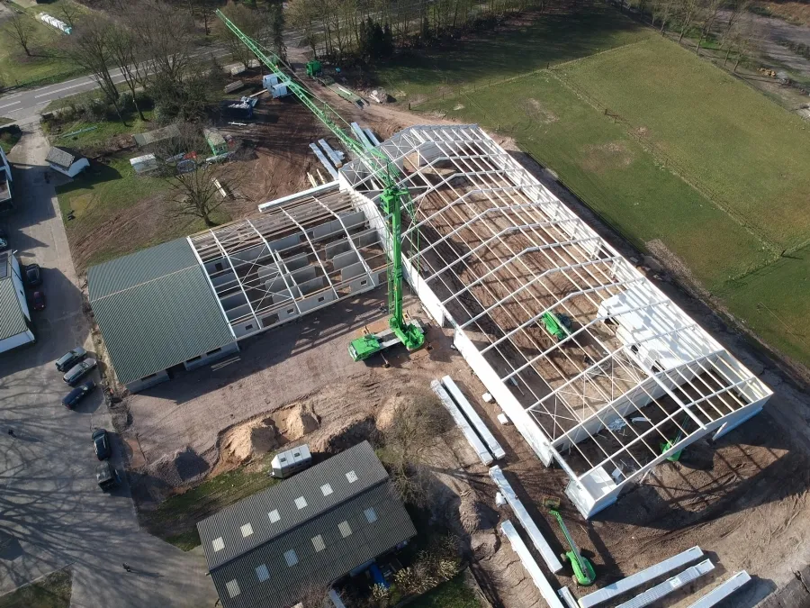 Paardenkliniek Venlo Luchtfoto tijdens bouw