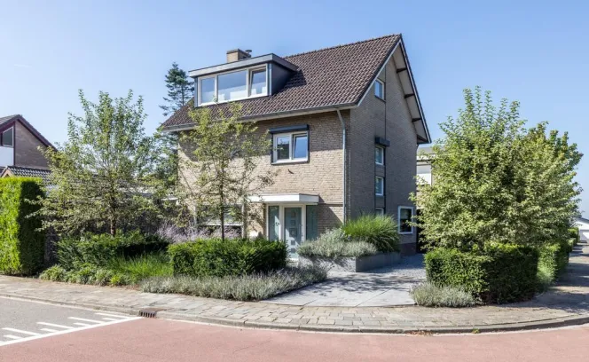 Achtbunderstraat 16A