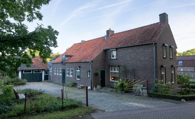 Daniken 25