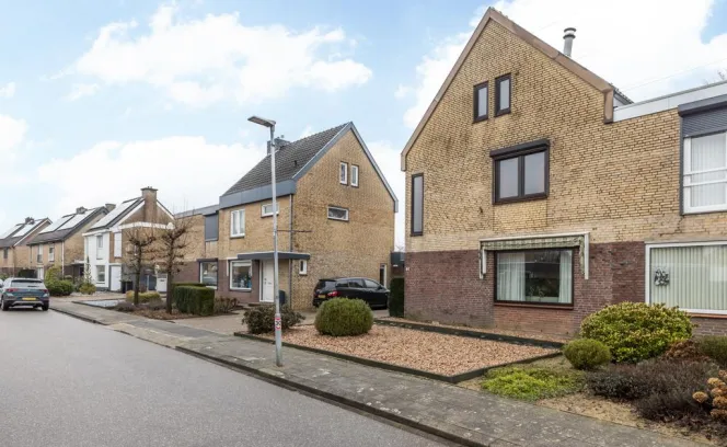 Achtbunderstraat 49