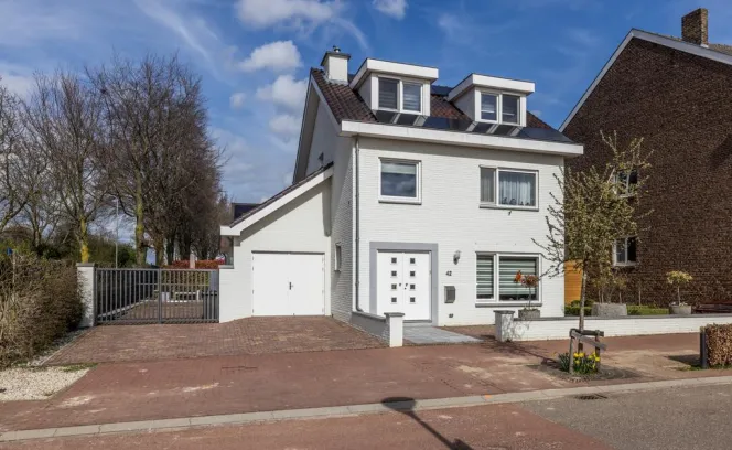 Dorpsstraat 42