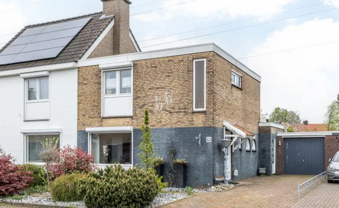 Achtbunderstraat 43
