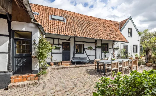 Dorpstraat 16