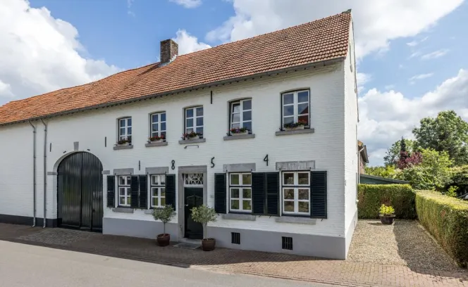 Dorpsstraat 42