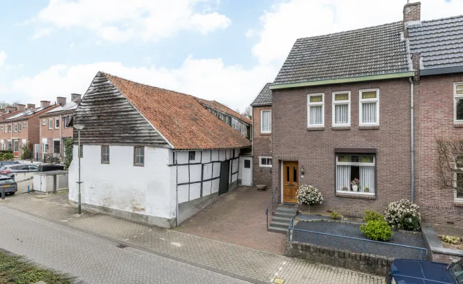 Grachtstraat 24