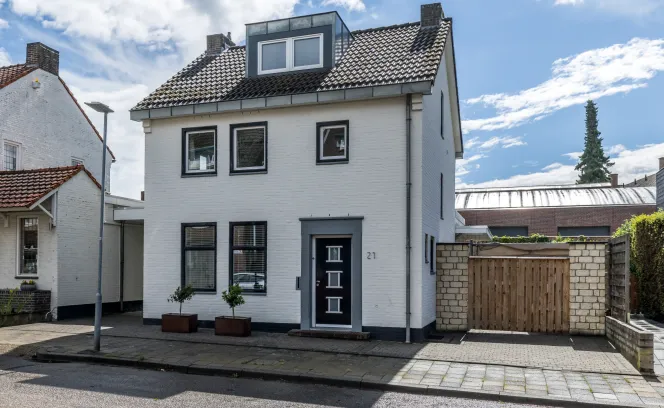 Burg. Cremersstraat 21